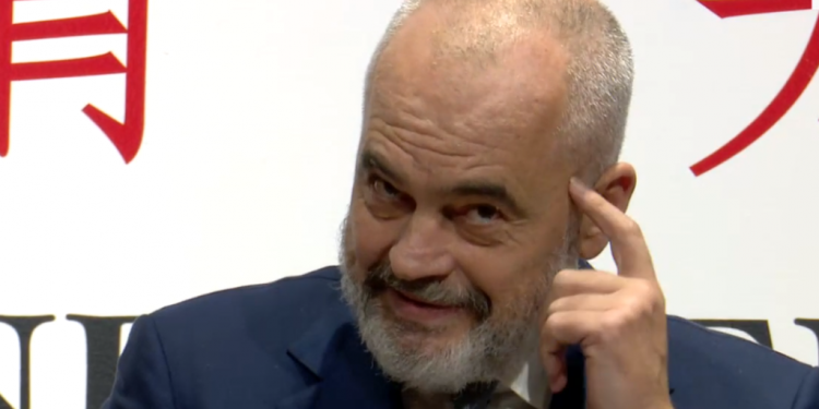 Rama rrëfen historinë: Kryebashkiaku i Pekinit po këndonte ‘malet me blerim mbuluar’, kur më pa