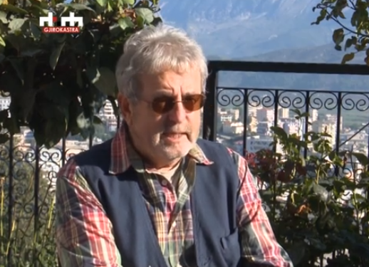 Vajza nga Gjirokastra dashurohet me italianin, sot djali i saj 75-vjeçar rikthehet në vendlindjen e nënës