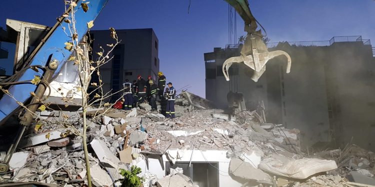 Tërmeti, s’ka mësim as nesër nëpër shkolla (FOTO)