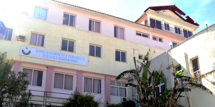 Tender 12.5 milionë lekë, Bashkia Sarandë i rregullon tavanin Universitetit