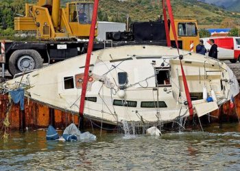 Pamje të rënda nga stuhia që goditi Greqinë, ja si humbën jetën peshkatarët (VIDEO)