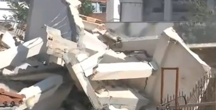 “Djali kërkonte ujë”, gazetarja përlotet teksa raporton nga rrënojat e tërmetit (VIDEO)