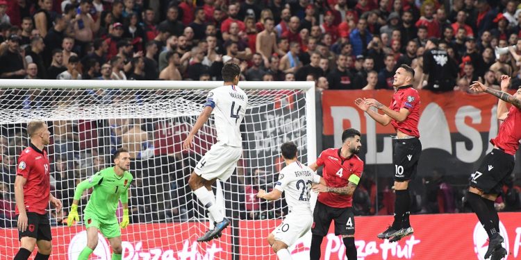 Fishkëllyen himnin e Francës, Shqipëria denohet nga UEFA me 28 mijë euro gjobë