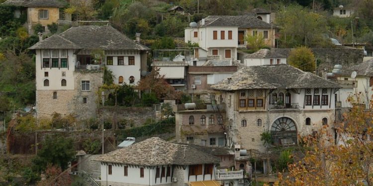 Udhëtimi i A2 CNN në Gjirokastër, një fundjavë në qytetin e gurtë (VIDEO)