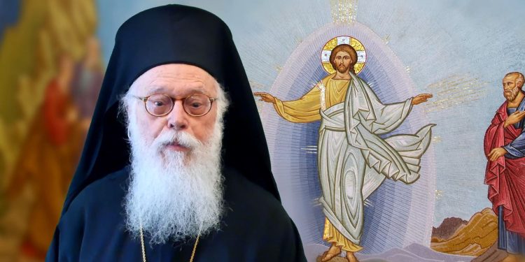 Janullatos uron shqiptarët për Krishtlindjen