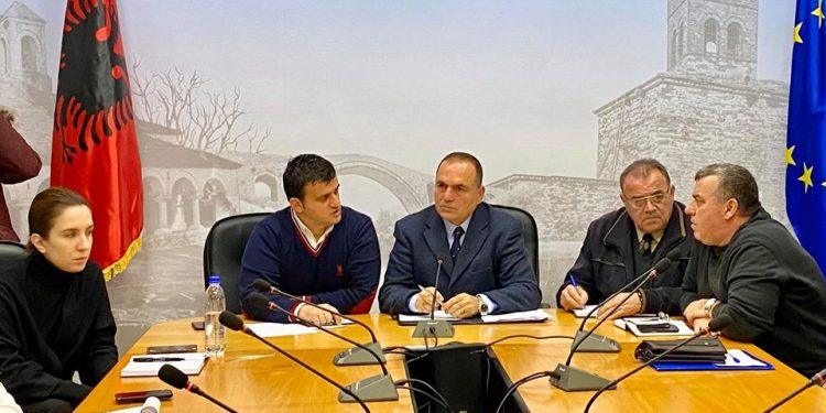 Flamur Golemi paralajmëron ndërtuesit: Tërmeti në Durrës, këmbanë alarmi edhe për Gjirokastrën