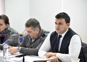 Gjirokastër, miratohet Paketa Fiskale 2020. Flamur Golemi: S’ka rritje taksash. Shërbimi funeral i hiqet privatit, kalon tek Bashkia