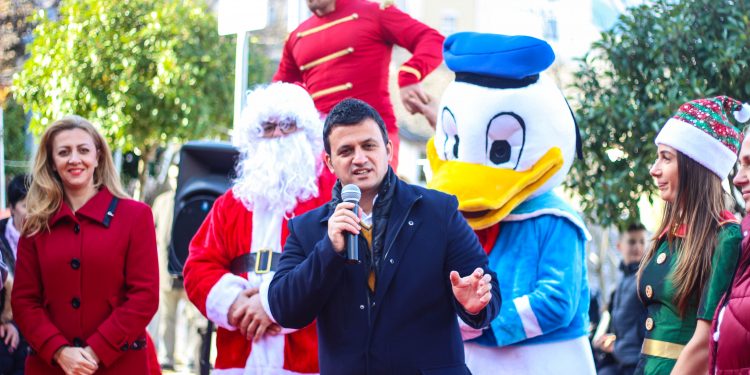 Duke nisur nga viti i ardhshëm, Bashkia Gjirokastër do të japë shpërblim për nxënësit ekselentë