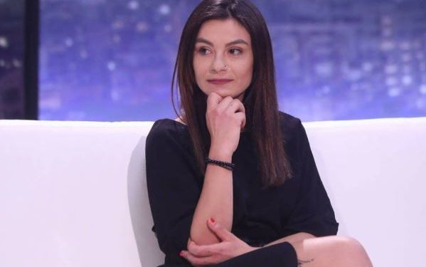 “Meshkujt shqiptarë s’dinë të bëjnë seks”/ Blogerja tregon historinë e dhimbshme: Nuk pranova të ktheheshim bashkë, më tërhoqi zvarrë…