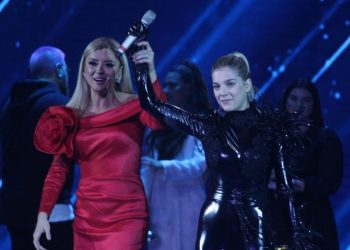 Prapaskenat/ Kush ia ‘punoi’ Elvana Gjatës në festivalin e RTSH-së
