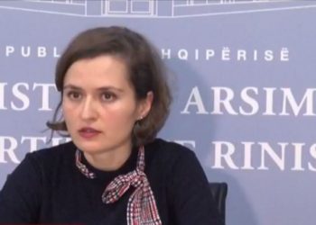 Tërmeti, ministrja e Arsimit jep datat kur do të rinisë mësimi në shkolla