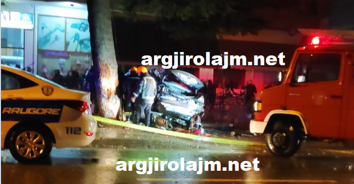 Aksident i frikshëm në Gjirokastër, shihni si është bërë makina me të cilën lëvizte 17-vjecari (Foto Ekskluzive)