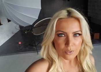 Këngëtarja shqiptare: Më bënë lesbike me zor, ndërkohë që unë kam qejf meshkujt