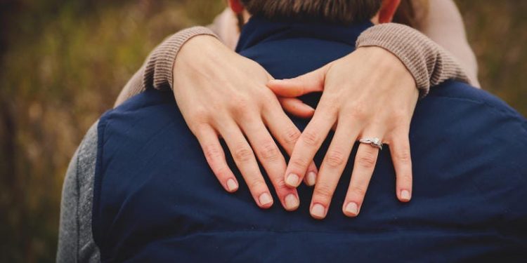 “Bëj seks me motrën e të fejuarës”, 23-vjeçari tregon historinë shokuese: Kam rënë brenda kokë e këmbë, por…