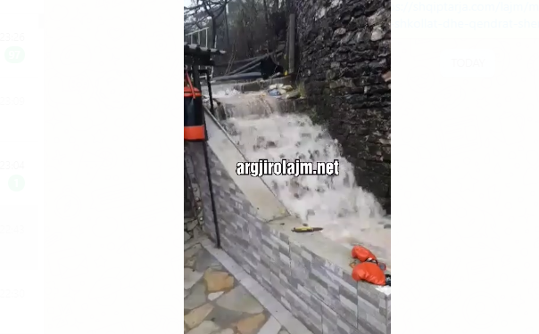 VIDEO/ Moti i keq në Gjirokastër, shihni momentin kur përmbytet shtëpia në “Dunavat”