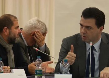 Gazetari ia ‘plas’ Bashës: Edhe ju kur keni qenë në pushtet keni bërë lloj lloj budadallëqesh me mediat