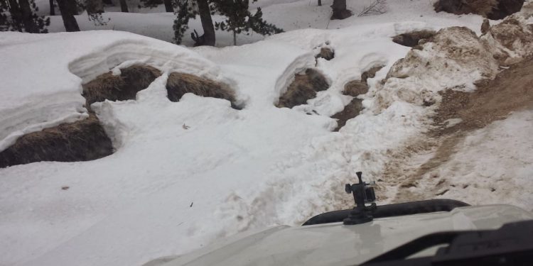 Alpinisti rrëzohet dhe thyen këmbën në Malin e Tomorrit, helikopteri niset për ndihmë