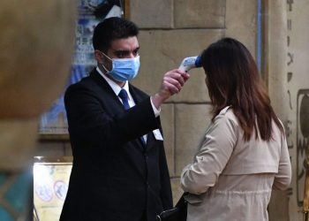 Virusi që po bën namin mbërrin në Europë, zbulohen 3 raste të prekurish në Francë