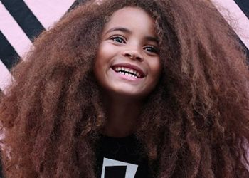 Njihuni me 7 vjeçarin që ‘çmend’ rrjetet sociale me modelin e tij të flokëve (VIDEO)