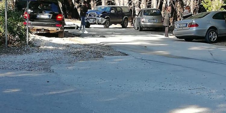 Aksident me 3 të plagosur, ja si u përplasën katër makina