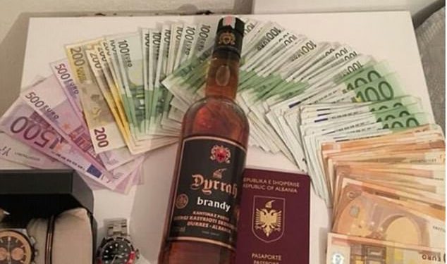 “Nga hotelet luksoze, tek avionët privat”: Njihuni me jetën e fëmijëve të pasur në Shqipëri dhe Dubai