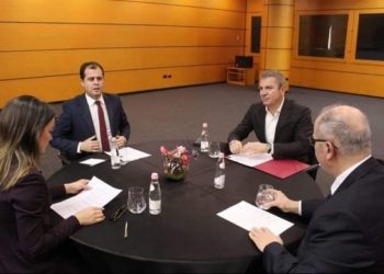 Basha zhgënjen demokratët, ironizon Roland Bejko: Shqiptarët do ta mbledhin mendjen përfundimisht. Suksese, suksese