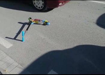 Aksident, makina përplas fëmijën (VIDEO)