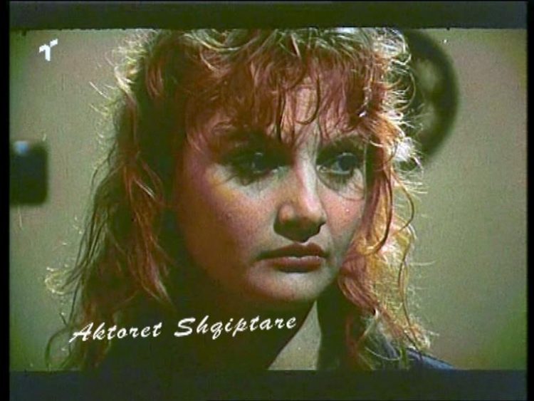 Ju kujtohet aktorja Pranvera Veizi?! Ja si duket ajo sot më shumë se dy dekada jashtë Shqipërisë (FOTO)