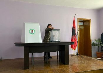 Zgjidhen kryetarët e rinj të PS në Tepelenë, Memaliaj dhe Këlcyrë