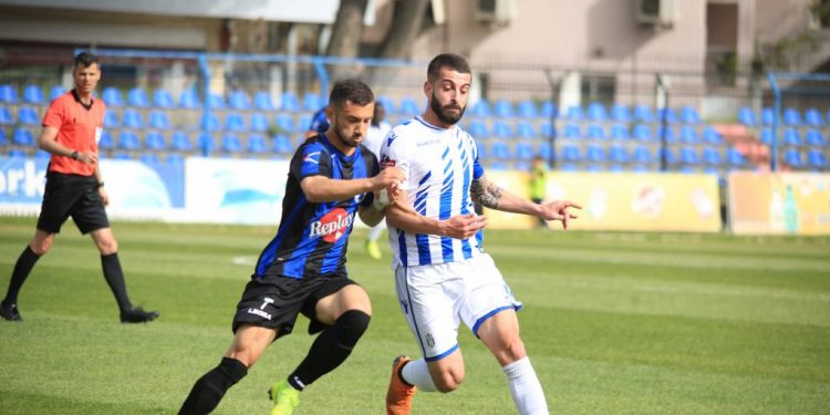 Gjirokastër, futbollisti i Luftëtarit ‘divorcohet’ me… menaxherin