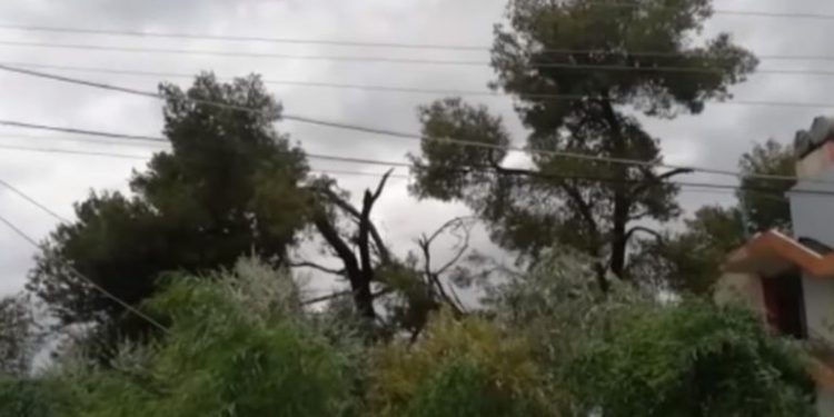 Era e tmerrshme, thirrje nga Ministria e Mbrojtjes: Mos qëndroni afër pallateve dhe godinave të larta