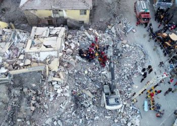 Tërmeti në Turqi, 21 të vdekur dhe mbi 1 mijë të plagosur (FOTO)