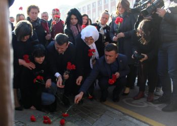 4 të vrarë para Kryeministrisë, përkujtohet 21 Janari, ende nuk ka drejtësi (FOTO)