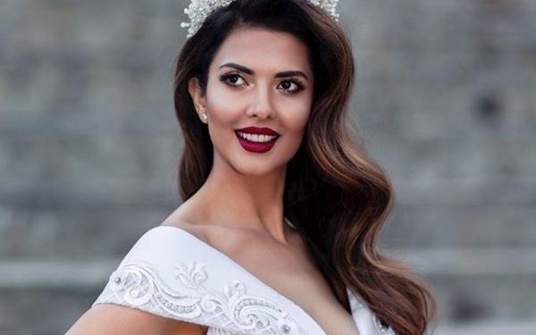 Zbulohet lidhja e Agnesa Vuthaj me biznesmenin indian 23 vite më të madh (VIDEO)