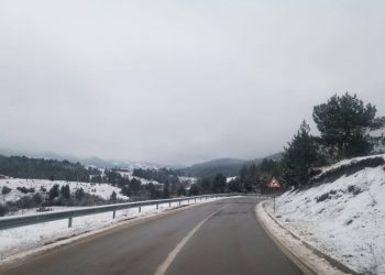 Dëbora ‘pushton’ juglindjen e vendit