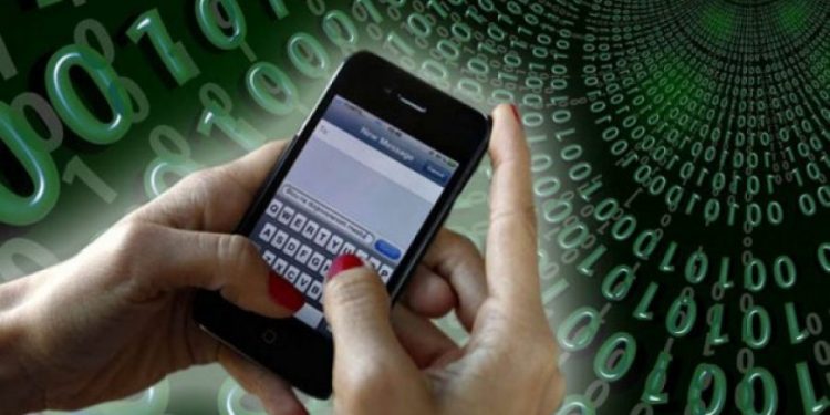 Me katër kode/ Si të mësoni kush ju përgjon celularin