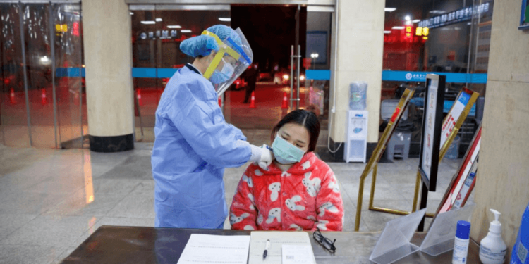 Virusi i rrezikshëm, shkon në 132 numri i viktimave në Kinë