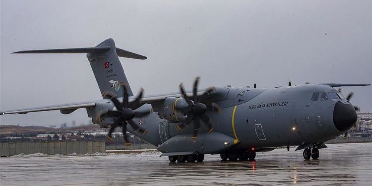 Qeveria turke nis një avion për të marrë qytetarët e vet dhe disa shqiptarë nga Kina