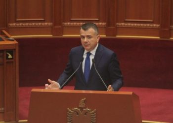 Mazhoranca tërhiqet nga ligji që censuron mediat online, kërkon shtyrjen e miratimit të ligjit