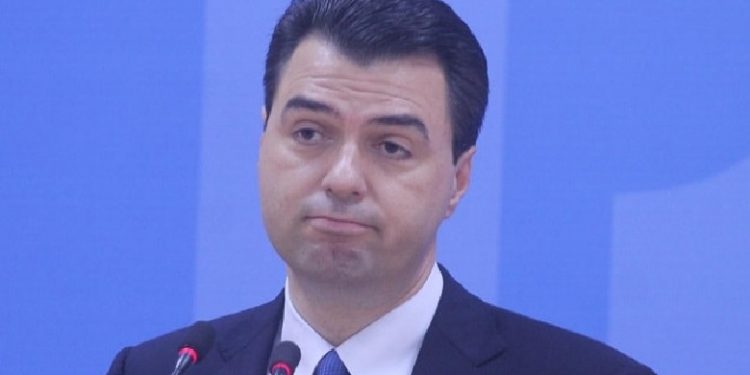 Të godasësh me molotov për t’u kthyer aty ku ishe