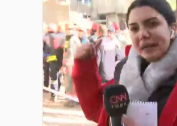 Tërmeti/ Pamje prekëse, gazetarja qan gjatë raportimit: E kam të pamundur të mos prekem, ju kërkoj shumë ndjesë (VIDEO)