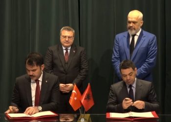 Firmoset marrëveshja, Erdogan do të ndërtojë 500 shtëpi të reja në Laç