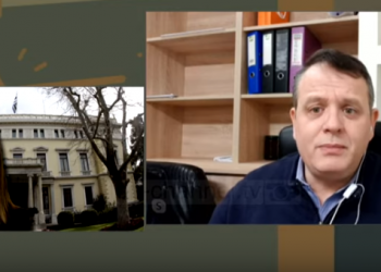 Gazetari flet për presidenten e Greqisë: E kam komshie, shtëpinë ia pastron një shqiptar