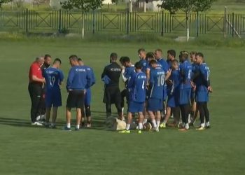 Gjirokastër, Luftëtari në negociata me të pakënaqurit që të mos largohen