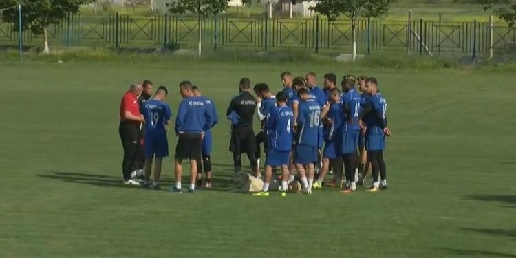 Gjirokastër, Luftëtari në negociata me të pakënaqurit që të mos largohen