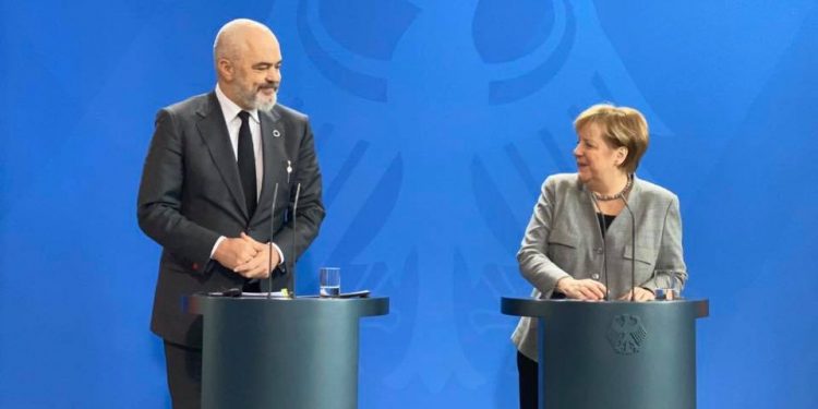 Merkel pret Ramën: Ndihmojmë Shqipërinë për rindërtimin nga tërmeti dhe hapjen e negociatave në mars