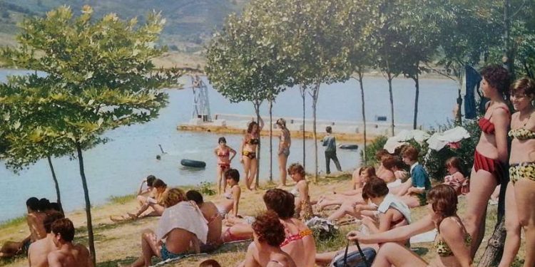 Si pushonin shqiptarët në komunizëm, foto të rralla