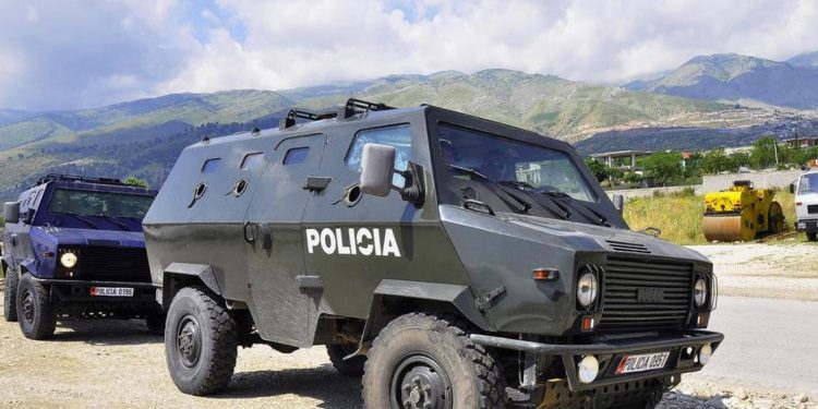 Shefat e policisë i ankohen Ardi Veliut për heqjen e telefonave: Radiot nuk kanë valë