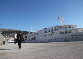Festat mbaruan, nis largimi i emigrantëve nga Saranda