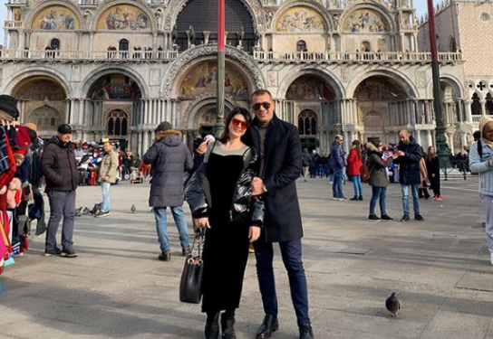 La burrin mekanik, Rudina Dembacaj flet për dasmën me ish-deputetin: E dashuroj Markun, sigurisht që do martohemi (FOTO)